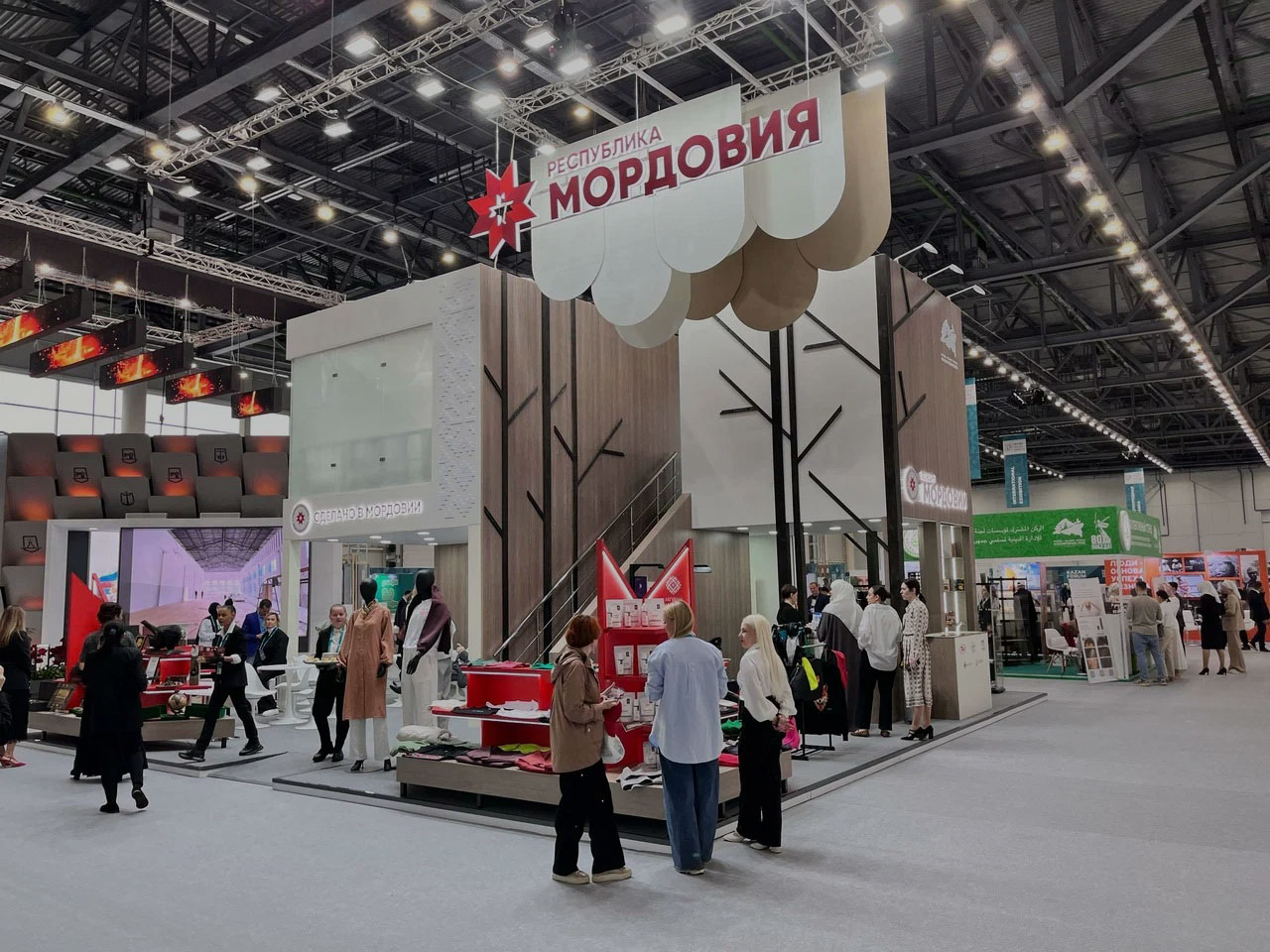 "Верстакофф" на форуме "Россия-Исламский мир 2025" в Казани